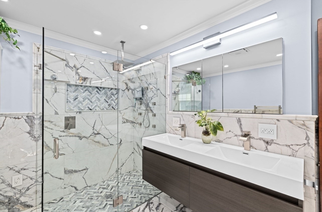 Braintree, Massachusetts, 02184, United States, 5 Bedrooms Bedrooms, ,4 BathroomsBathrooms,Residential,For Sale,1857635