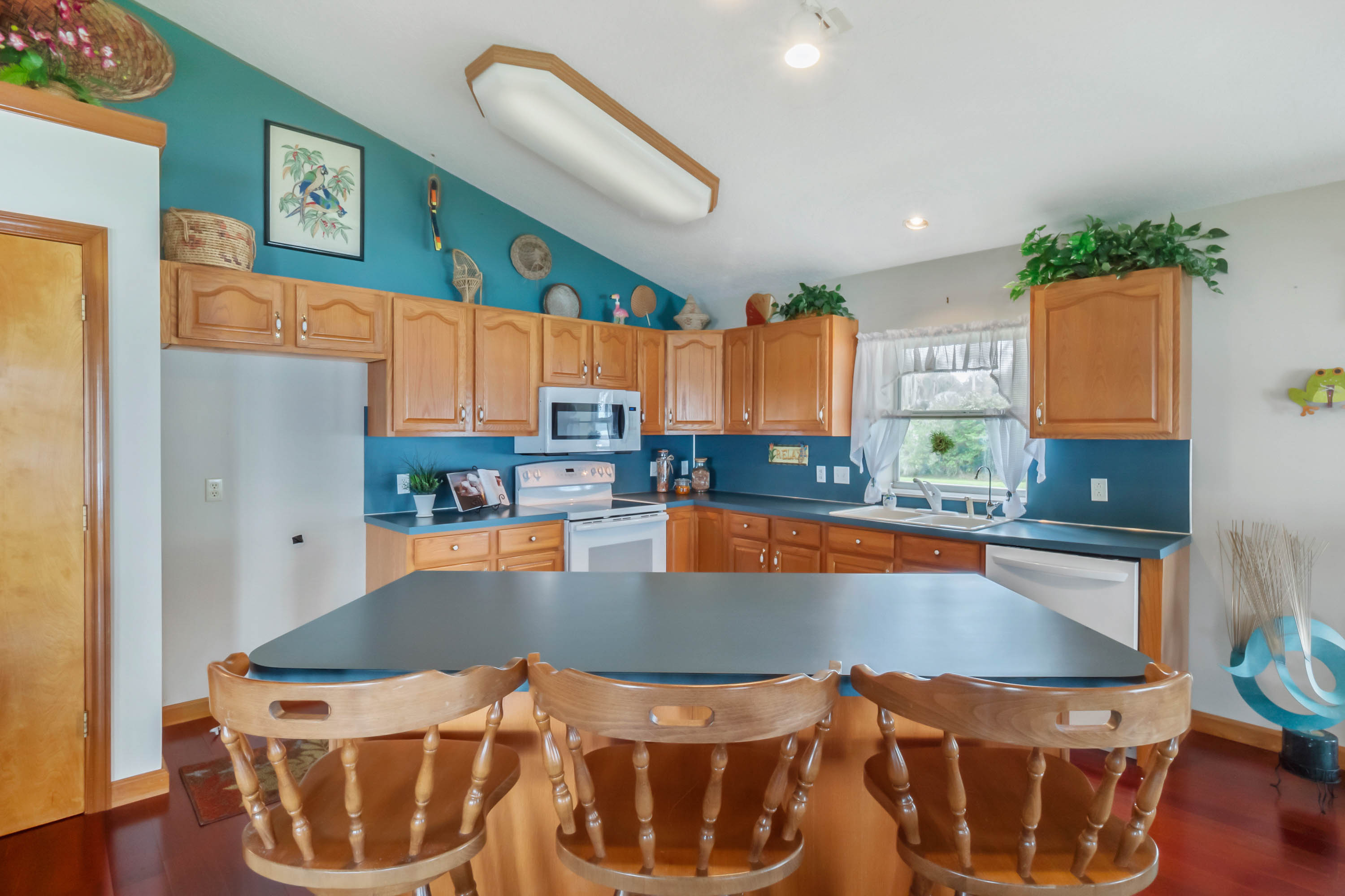 LAKE WALES, Florida, 33898, United States, 6 Bedrooms Bedrooms, ,5 BathroomsBathrooms,Residential,For Sale,1974565