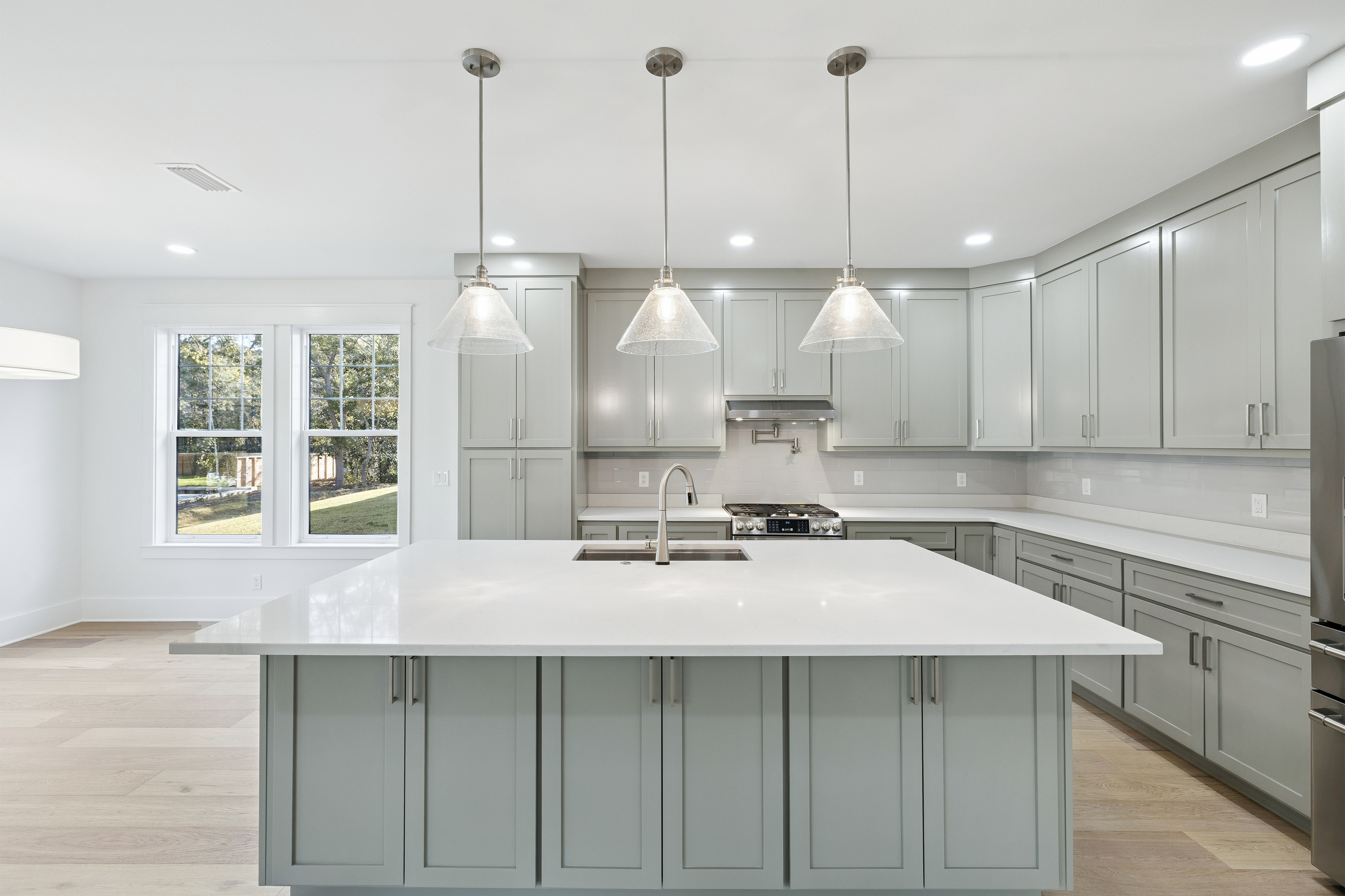  Waterfront Canal Home With Expanded Floor Plan And Bay Access - 物件實景