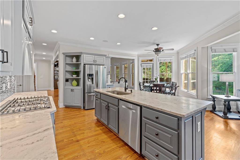 Cumming, Georgia, 30041, United States, 6 Bedrooms Bedrooms, ,5 BathroomsBathrooms,Residential,For Sale,1983286