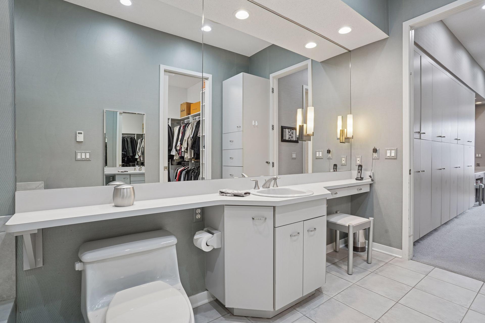 Lilydale, Minnesota, 55118, United States, 3 Bedrooms Bedrooms, ,3 BathroomsBathrooms,Residential,For Sale,1989452