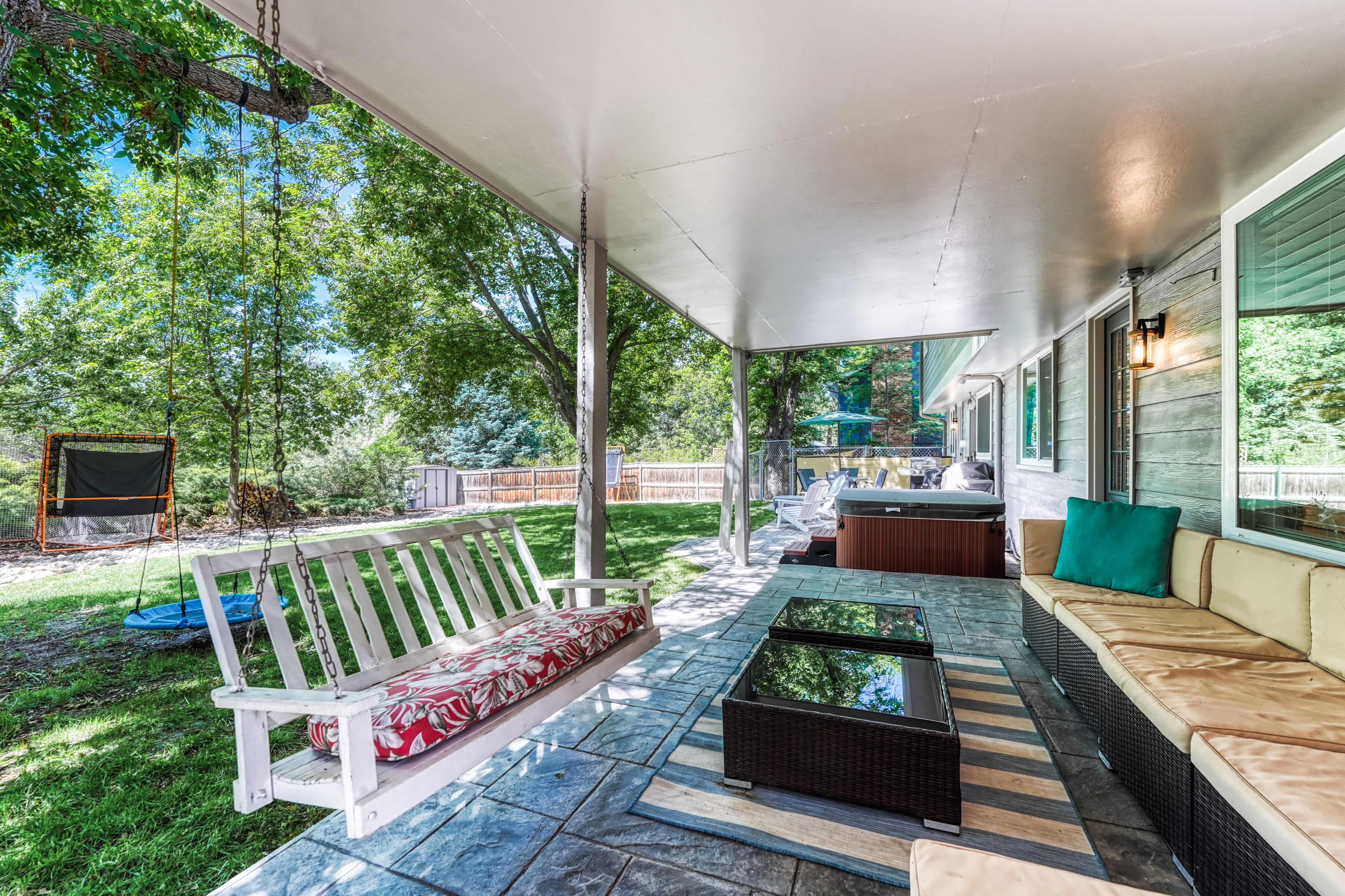  Home in the Coveted Knolls with a Pool and Tennis Courts - 物件實景