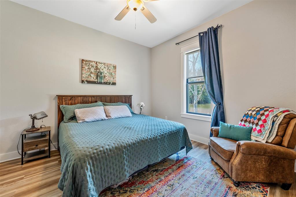 Mineola, Texas, 75773, United States, 3 Bedrooms Bedrooms, ,3 BathroomsBathrooms,Residential,For Sale,1947145