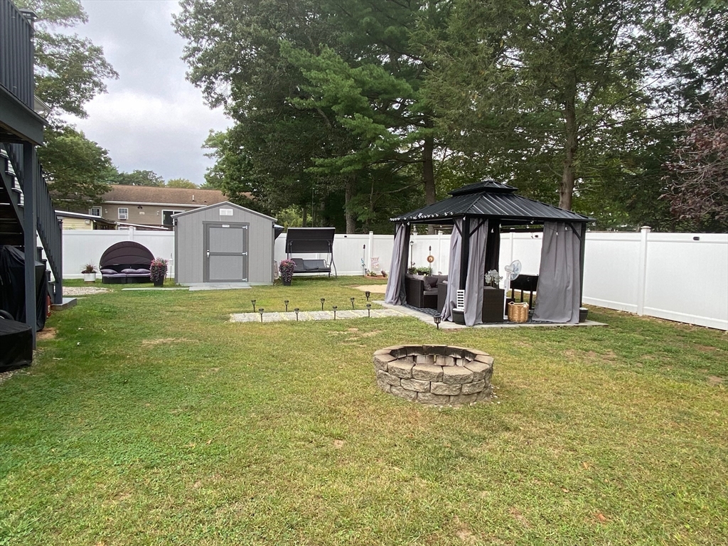 Webster, Massachusetts, 01570, United States, 3 Bedrooms Bedrooms, ,2 BathroomsBathrooms,Residential,For Sale,1937181