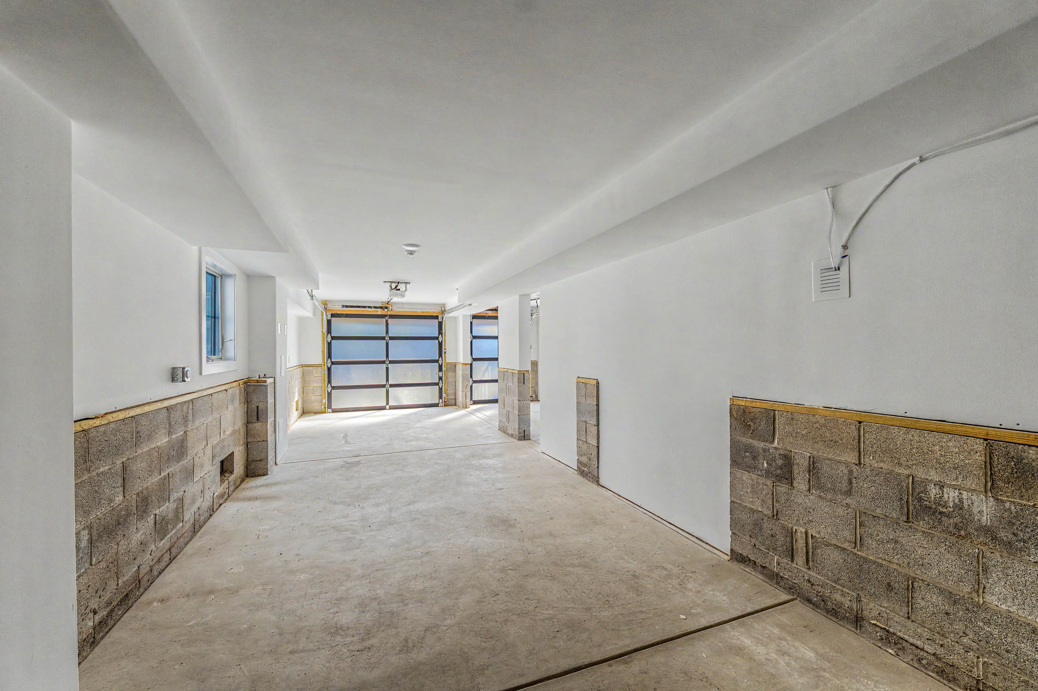  323 N Huntington - 物件實景