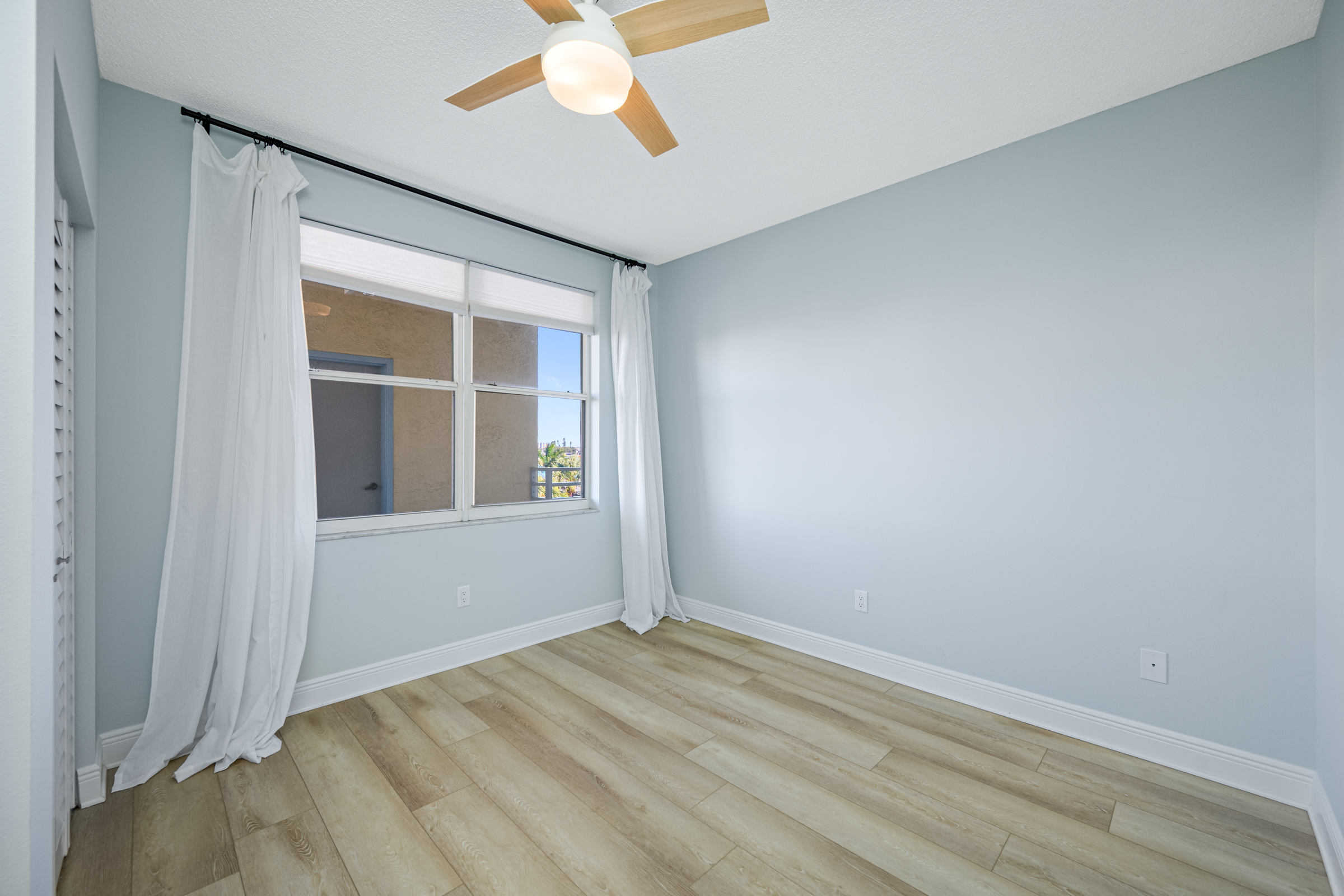 South Pasadena, Florida, 33707, United States, 2 Bedrooms Bedrooms, ,2 BathroomsBathrooms,Residential,For Sale,1987070