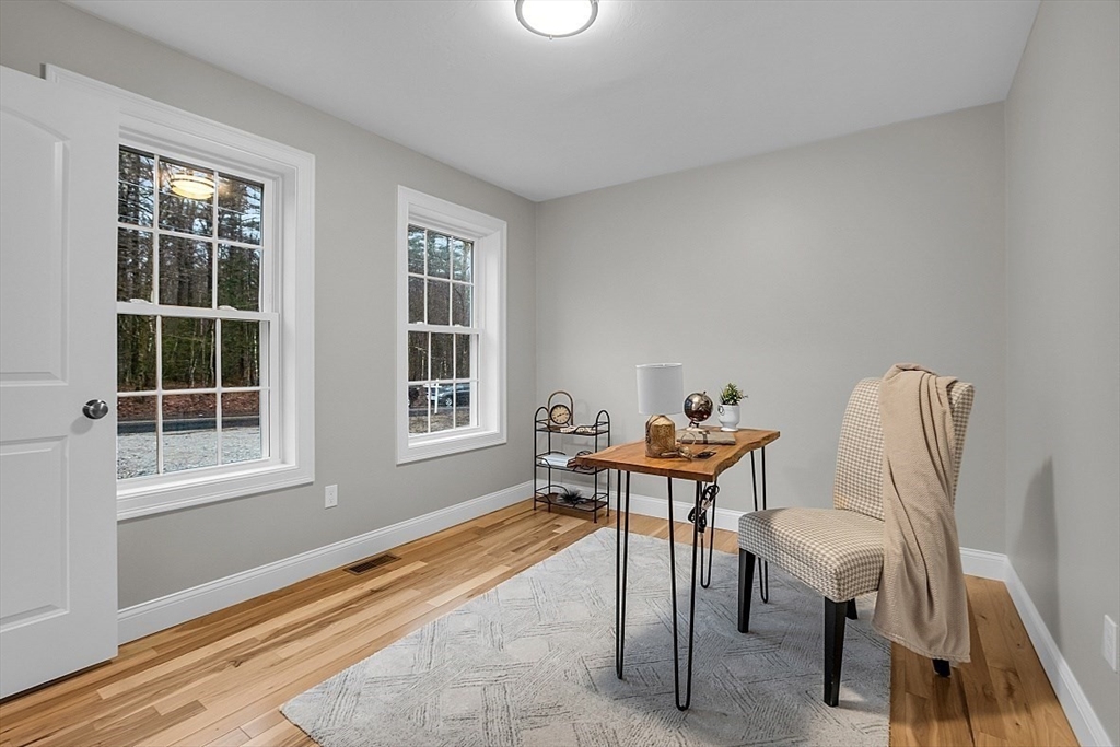 Leominster, Massachusetts, 01453, United States, 4 Bedrooms Bedrooms, ,3 BathroomsBathrooms,Residential,For Sale,1828563