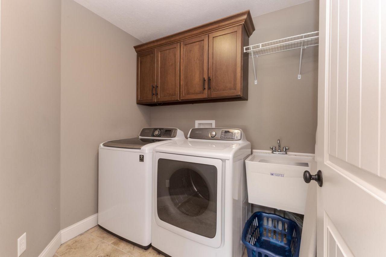 Bloomington, Illinois, 61705, United States, 5 Bedrooms Bedrooms, ,5 BathroomsBathrooms,Residential,For Sale,1817687