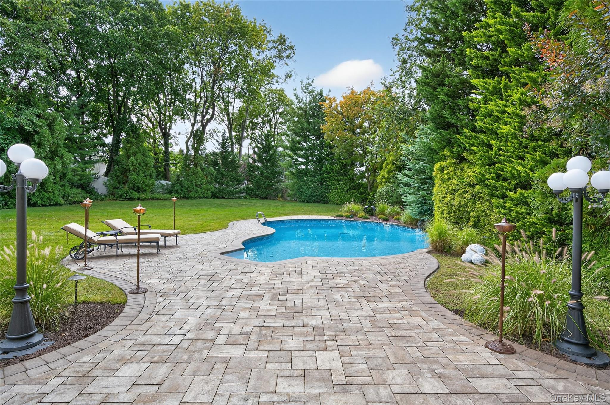  211 Hillturn Lane, Roslyn Heights, NY, 11577 - 物件實景