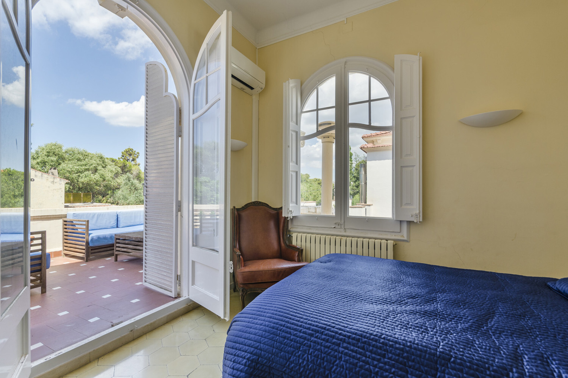  Elegant colonial style villa in Terramar, Sitges, in front of the sea. - 物件實景