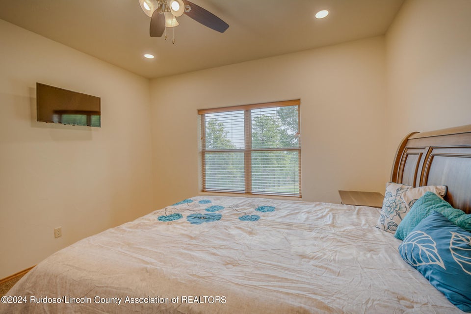 Ruidoso, New Mexico, 88345, United States, 4 Bedrooms Bedrooms, ,4 BathroomsBathrooms,Residential,For Sale,1921687
