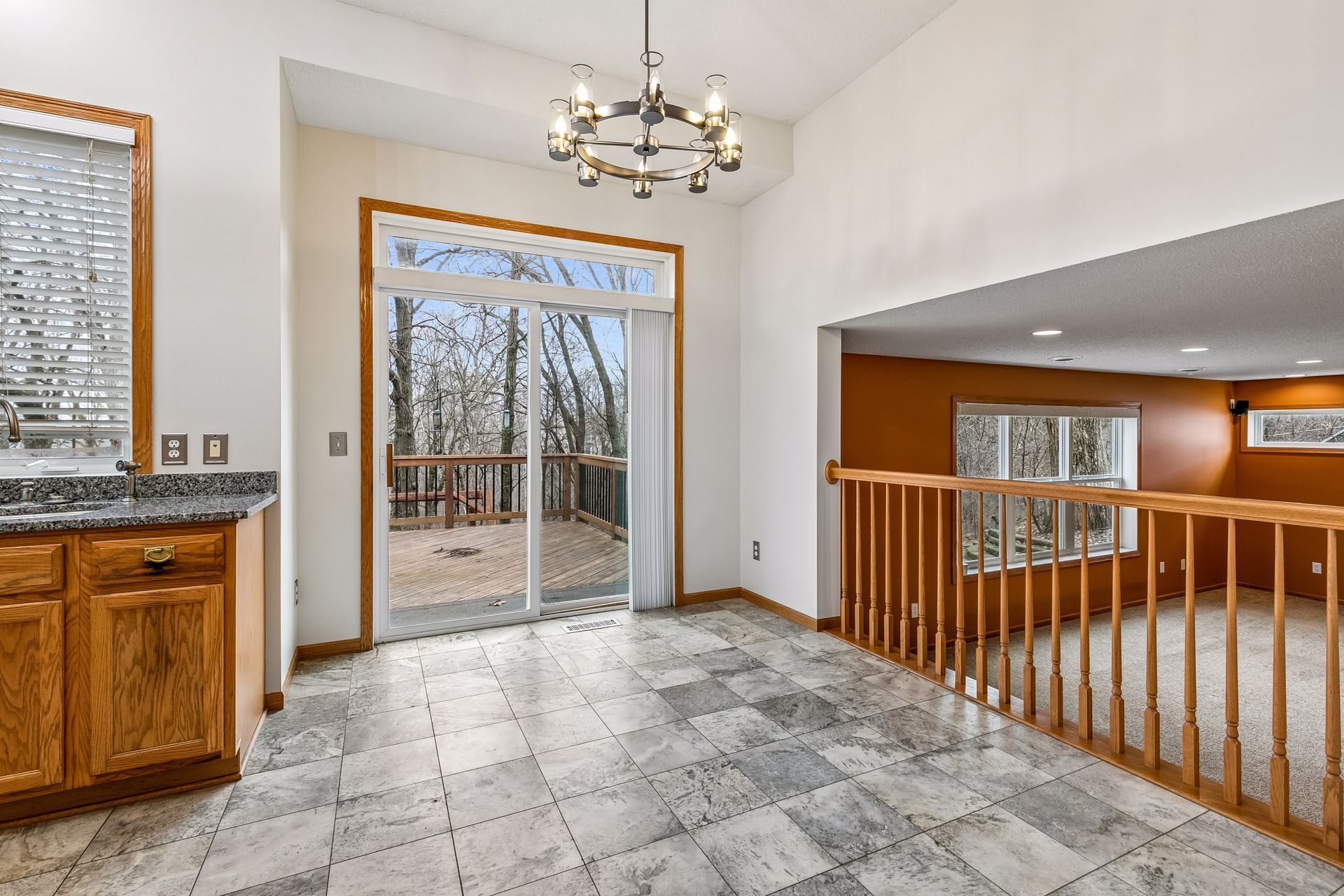  Cul-de-Sac Living with Over an Acre of Land - 物件實景