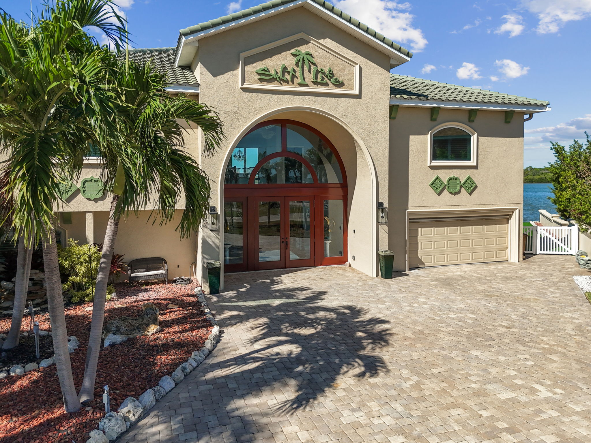 Madeira Beach, Florida, 33708, United States, 6 Bedrooms Bedrooms, ,6 BathroomsBathrooms,Residential,For Sale,1975666