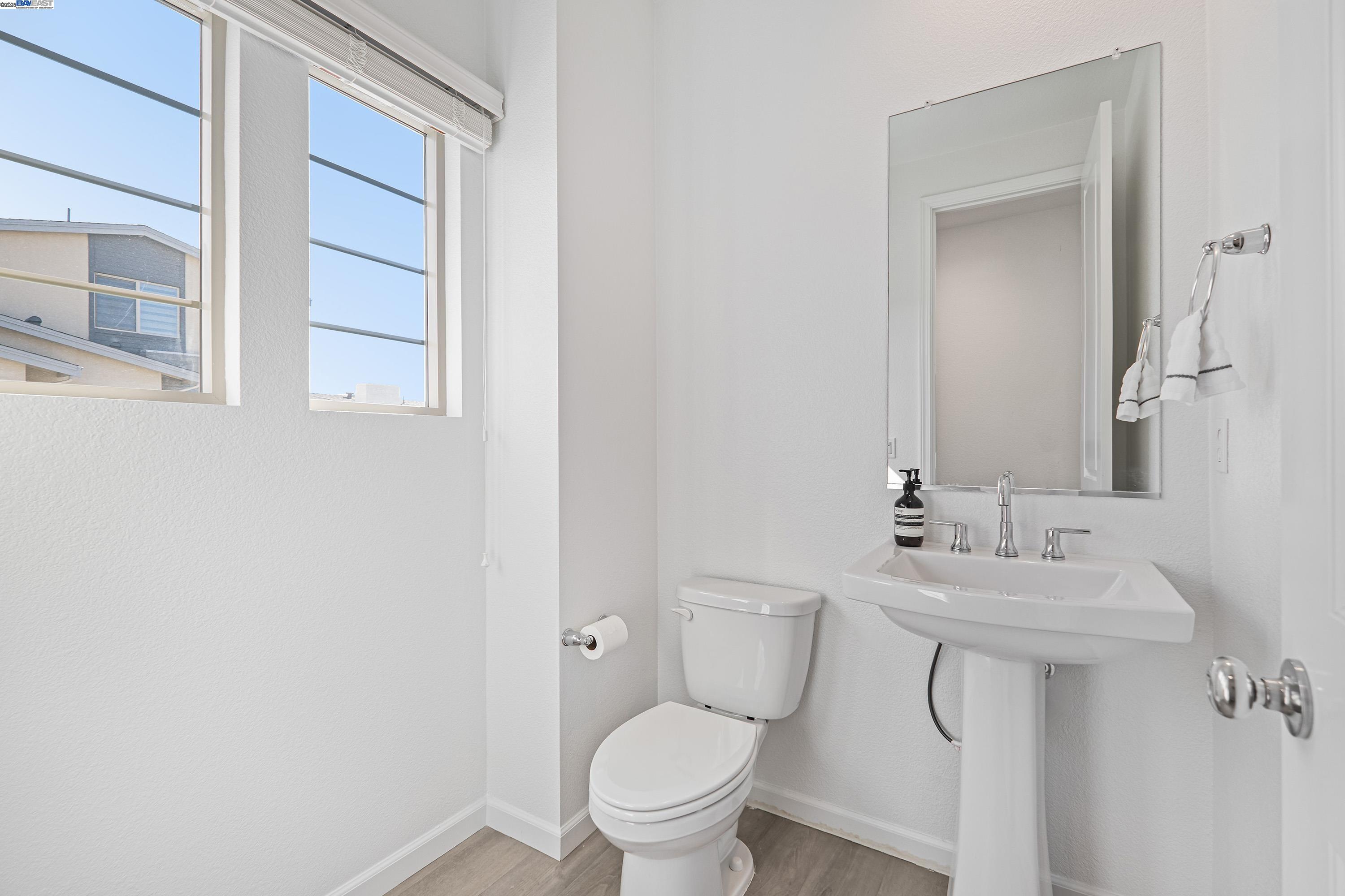 Dublin, California, 94568, United States, 4 Bedrooms Bedrooms, ,3 BathroomsBathrooms,Residential,For Sale,1987697