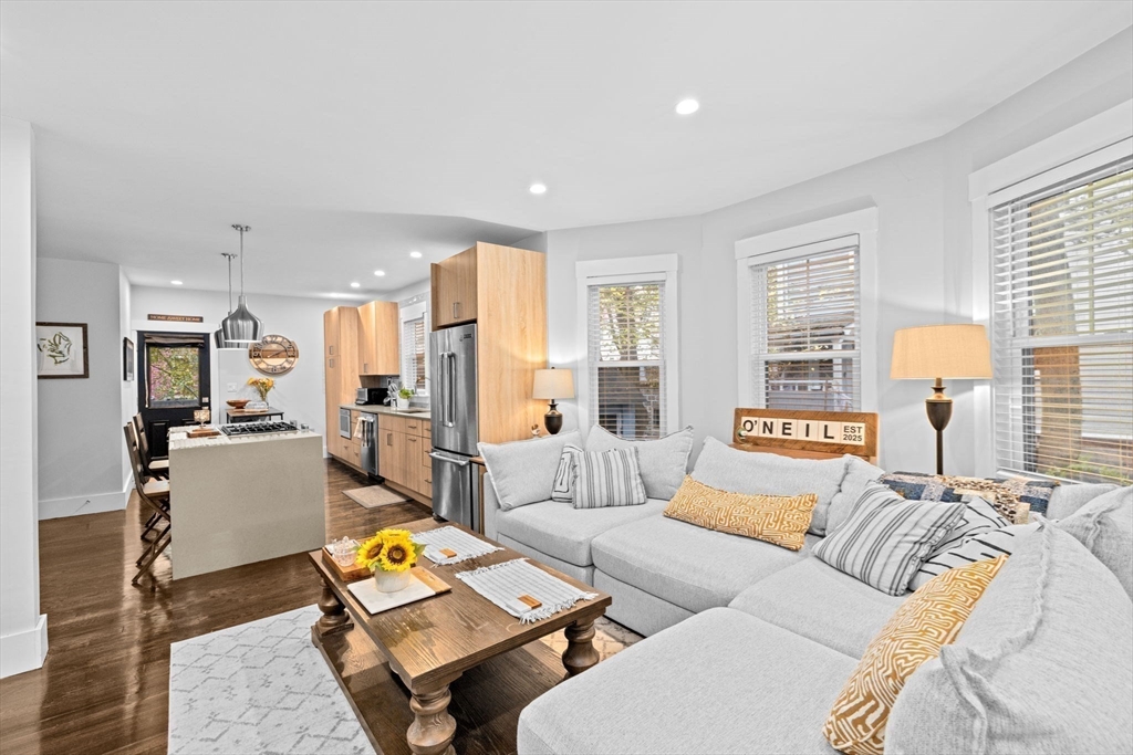 Boston, Massachusetts, 02124, United States, 3 Bedrooms Bedrooms, ,3 BathroomsBathrooms,Residential,For Sale,1990964