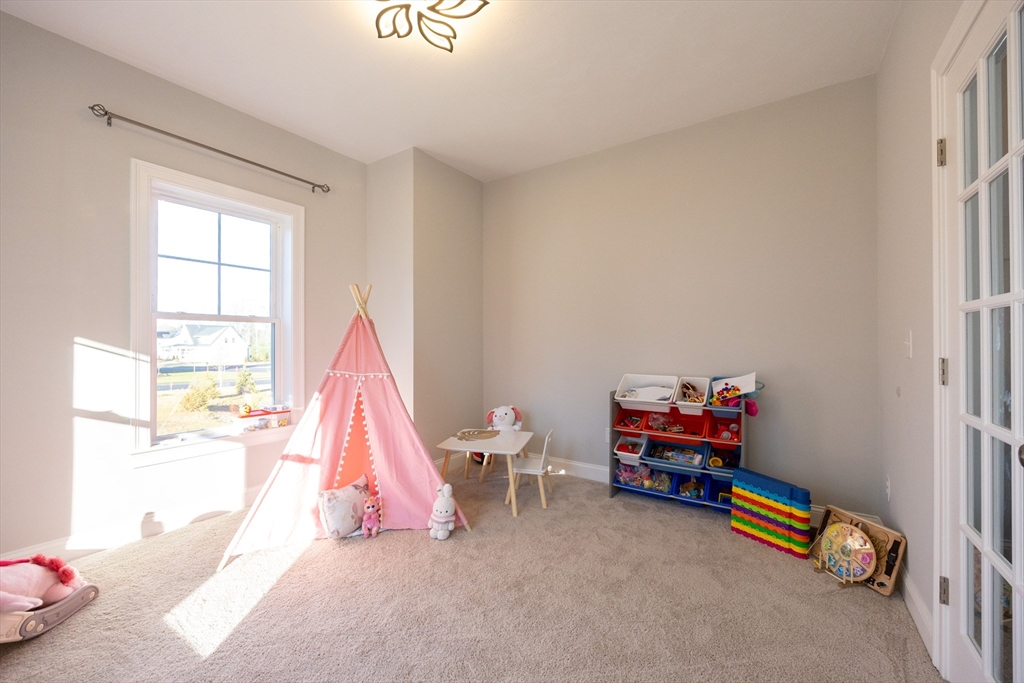 Bellingham, Massachusetts, 02019, United States, 4 Bedrooms Bedrooms, ,3 BathroomsBathrooms,Residential,For Sale,2000671