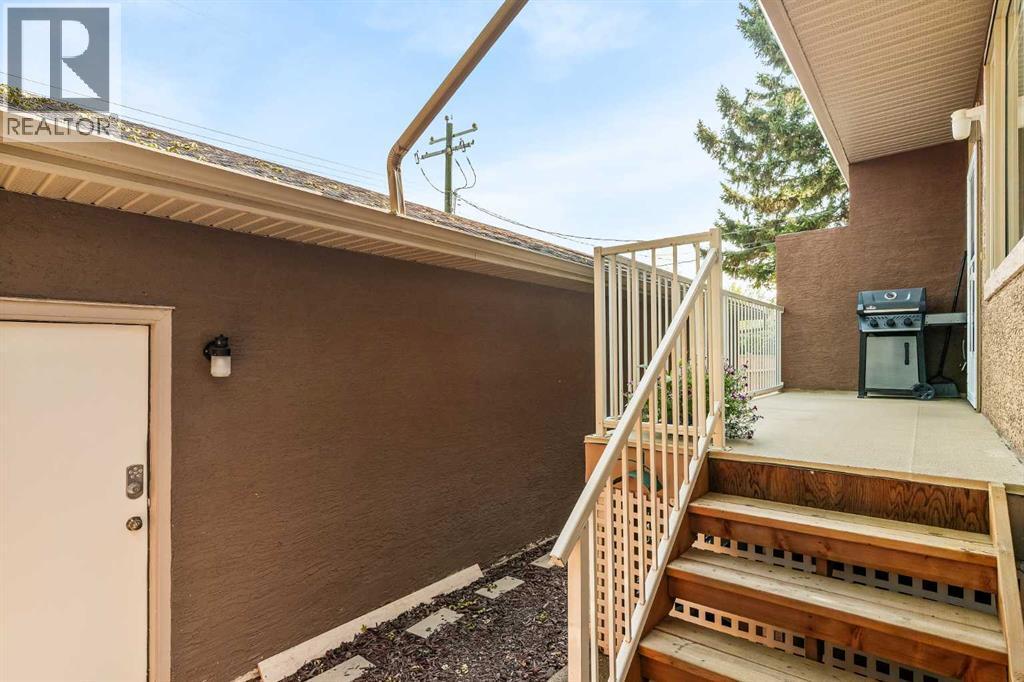 CALGARY, Alberta, T3E 2M9, CA, 2 Bedrooms Bedrooms, ,2 BathroomsBathrooms,Residential,For Sale,1949798