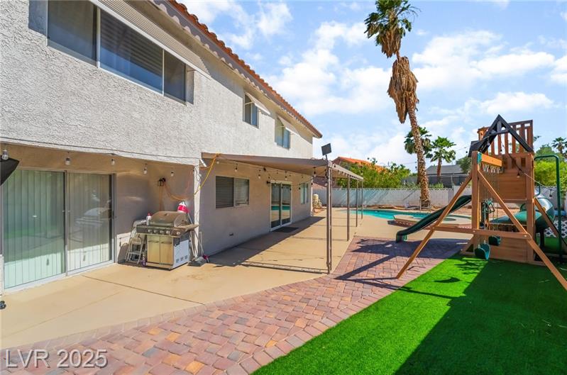 Henderson, Nevada, 89014, United States, 4 Bedrooms Bedrooms, ,2 BathroomsBathrooms,Residential,For Sale,1977160