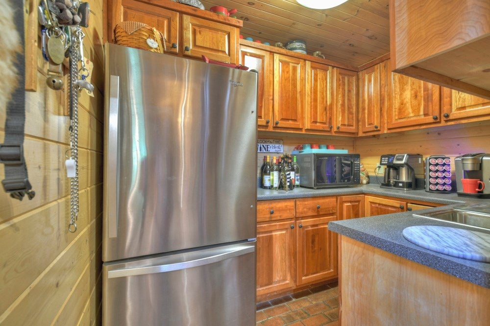 Blue Ridge, Georgia, 30513, United States, 4 Bedrooms Bedrooms, ,3 BathroomsBathrooms,Residential,For Sale,1858921