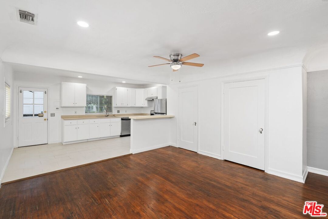 West Hollywood, California, 90046, United States, 4 Bedrooms Bedrooms, ,4 BathroomsBathrooms,Residential,For Sale,1840253