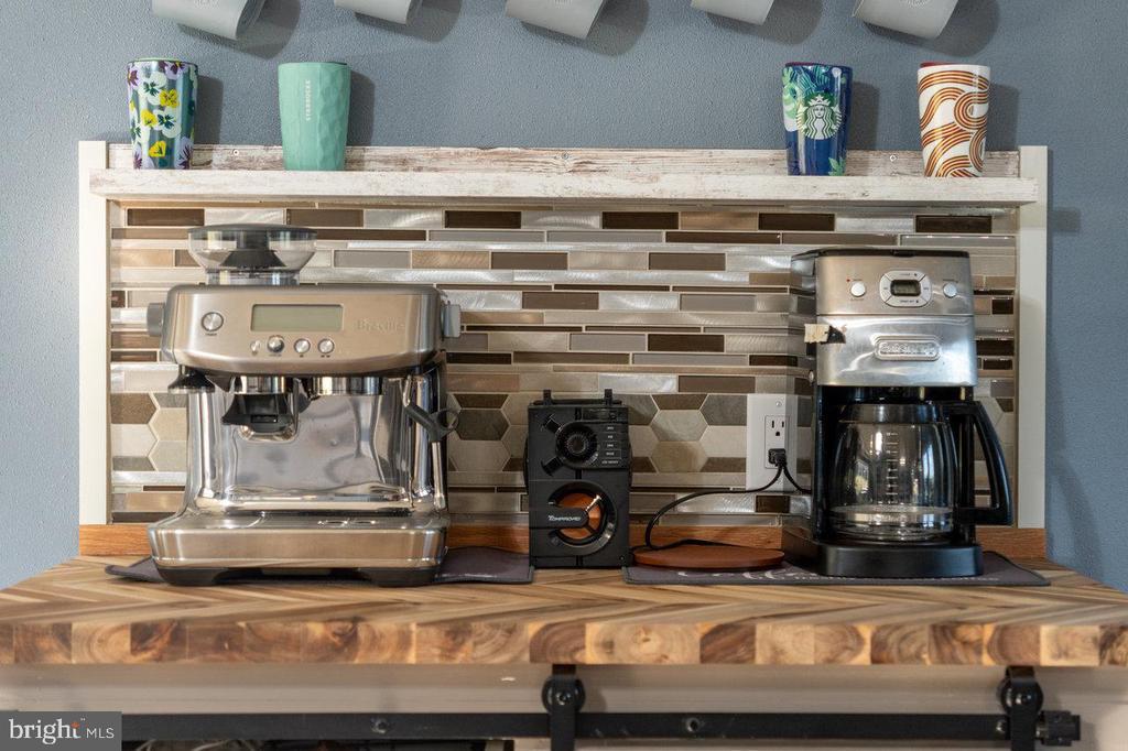 Gore, Virginia, 22637, United States, 4 Bedrooms Bedrooms, ,3 BathroomsBathrooms,Residential,For Sale,1949444