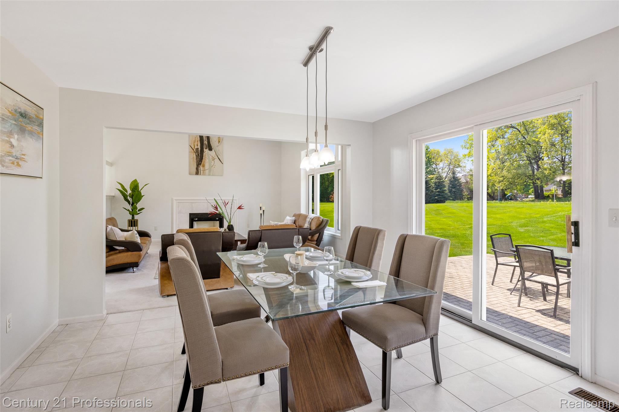 LakeOrion, Michigan, 48359, United States, 4 Bedrooms Bedrooms, ,3 BathroomsBathrooms,Residential,For Sale,1973715