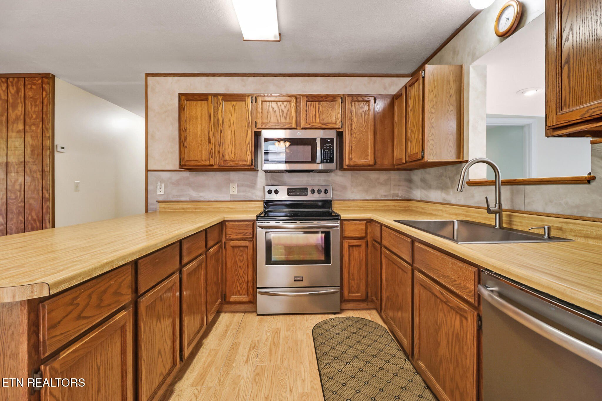 Crossville, Tennessee, 38571, United States, 3 Bedrooms Bedrooms, ,4 BathroomsBathrooms,Residential,For Sale,1979710