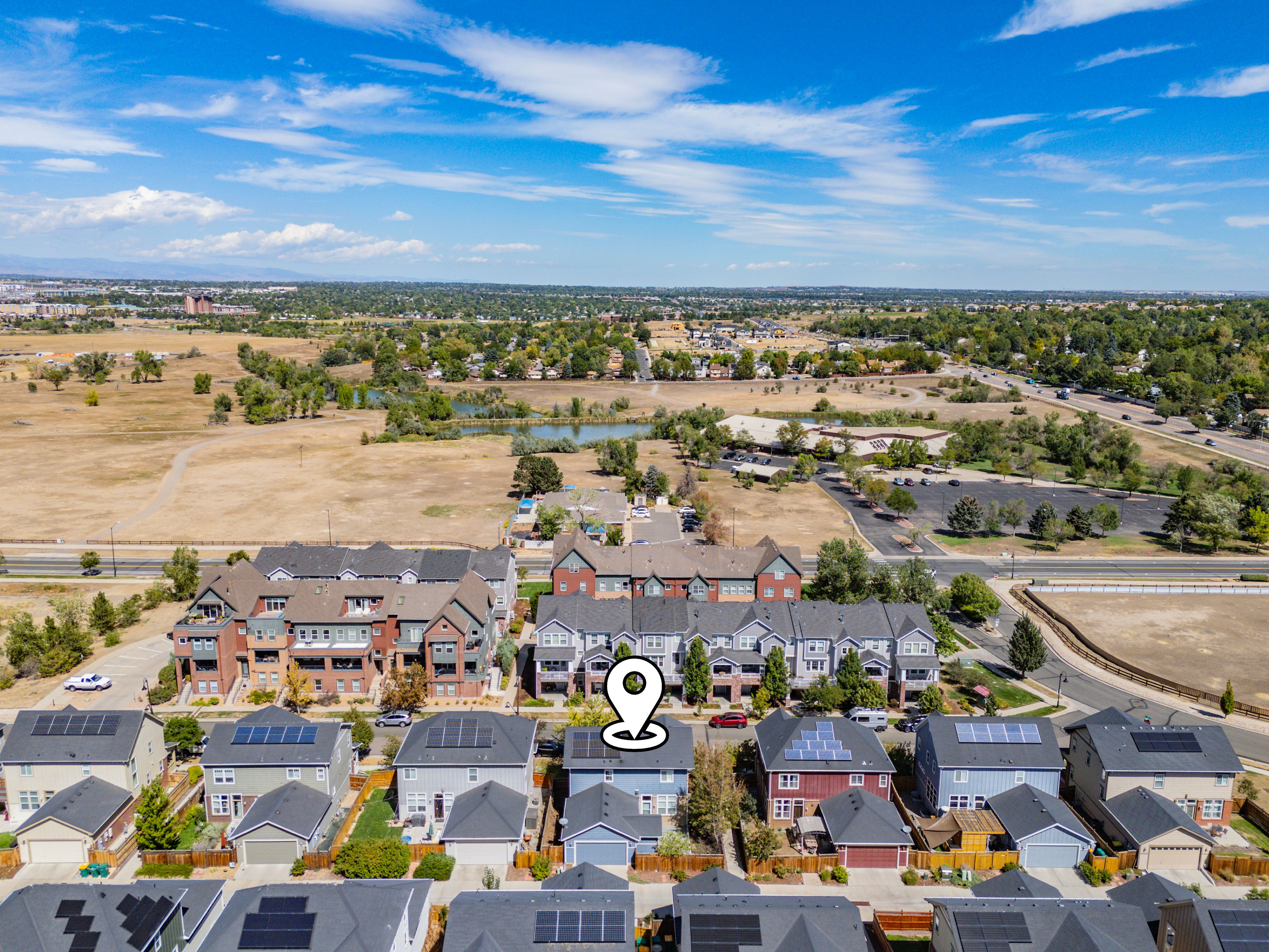  Stunning, Meticulously Cared-For Residence in Coveted Hyland Village Community - 物件實景