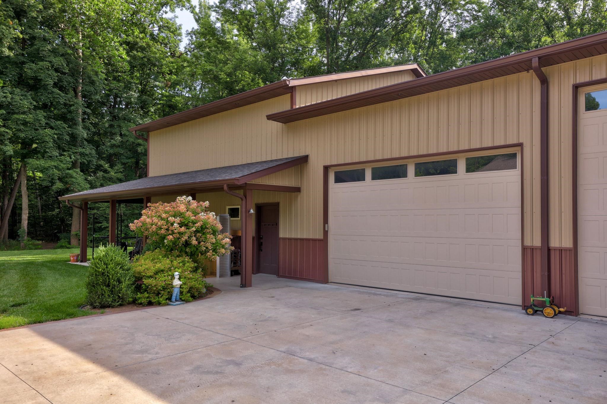 Birch Run, Michigan, 48415, United States, 3 Bedrooms Bedrooms, ,5 BathroomsBathrooms,Residential,For Sale,1977323