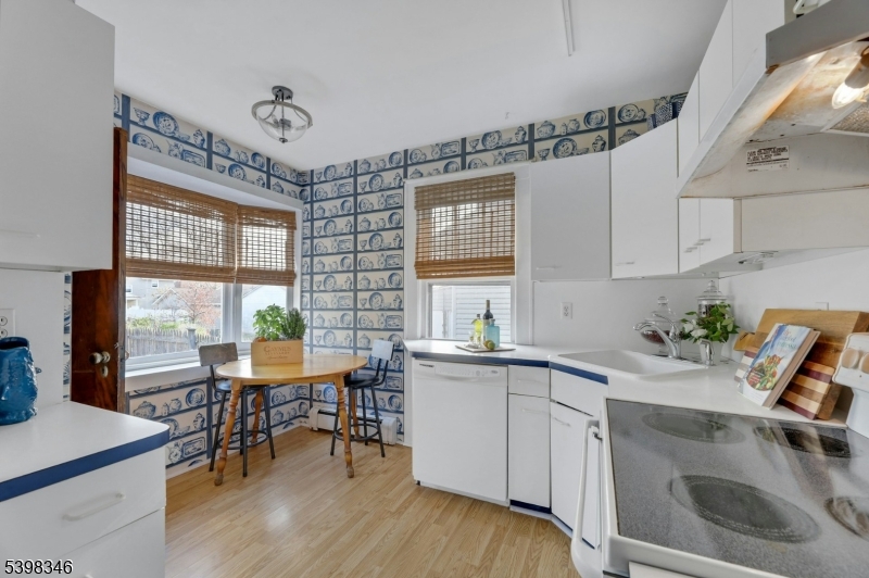 Hawthorne Boro, New Jersey, 07506, United States, 4 Bedrooms Bedrooms, ,2 BathroomsBathrooms,Residential,For Sale,1997241