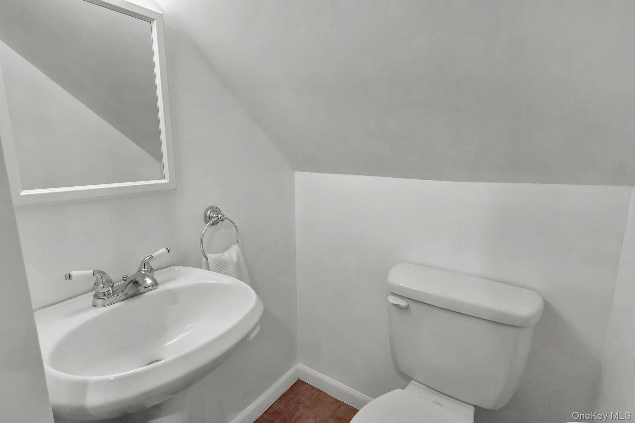  31 Locust Avenue E, Farmingdale, NY, 11735 - 物件實景