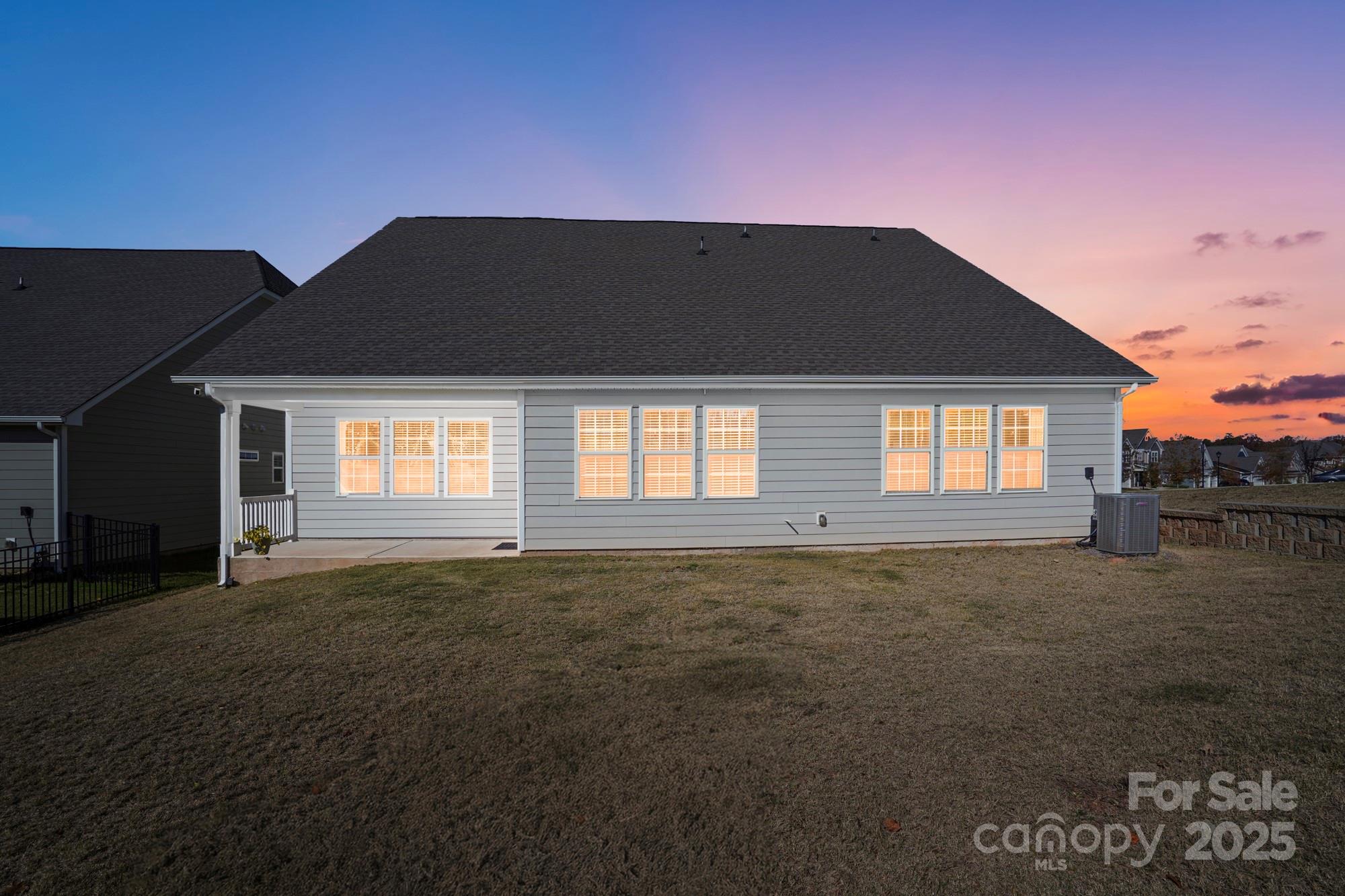 Huntersville, North Carolina, 28078, United States, 4 Bedrooms Bedrooms, ,4 BathroomsBathrooms,Residential,For Sale,1992464