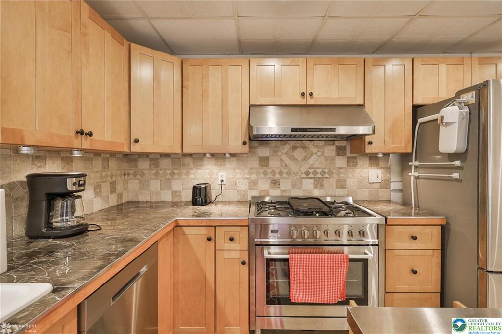 Stroudsburg, Pennsylvania, 18360-6926, United States, 7 Bedrooms Bedrooms, ,4 BathroomsBathrooms,Residential,For Sale,1904497
