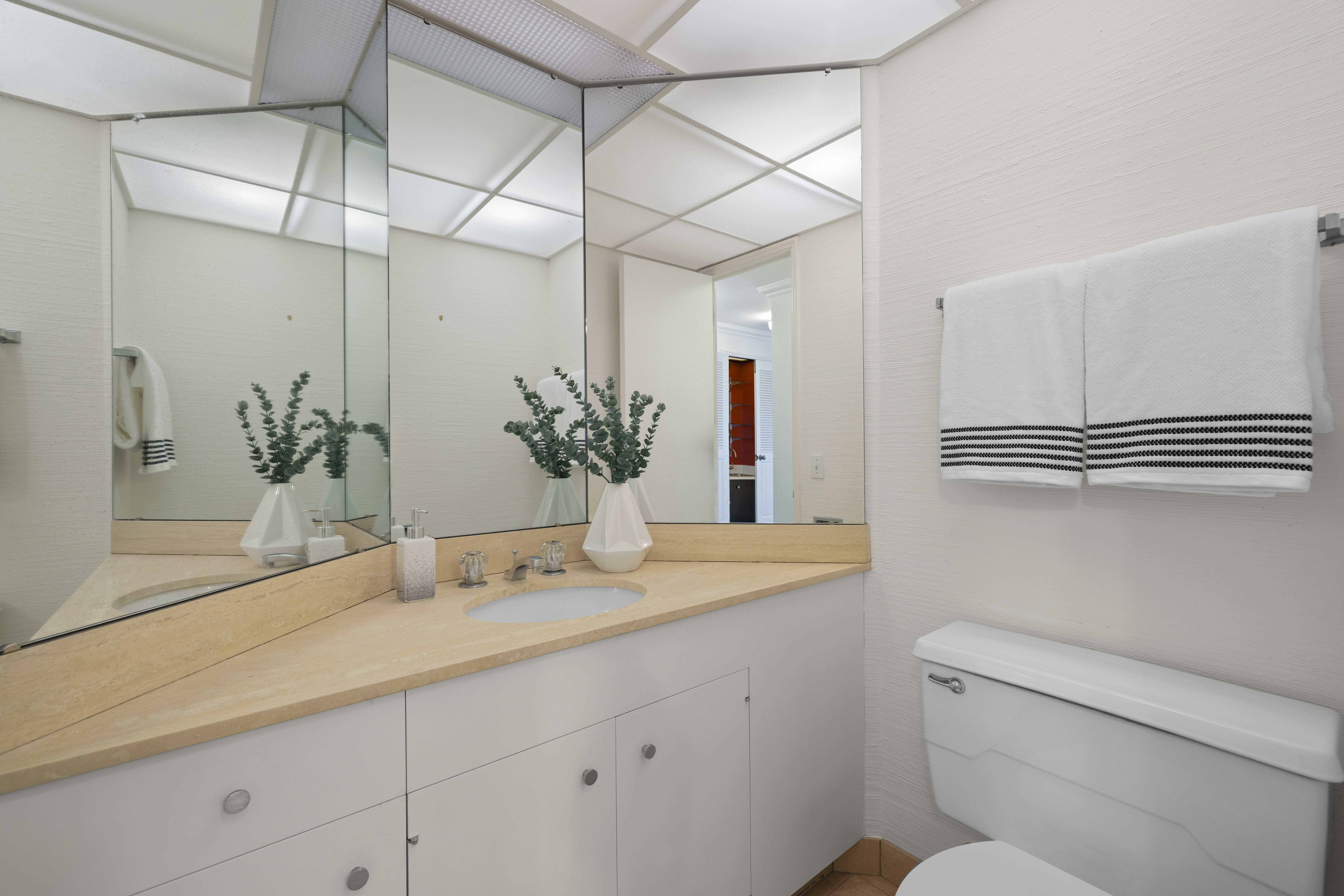  1620 43rd Ave E #4C, Seattle, WA 98112 - 物件實景