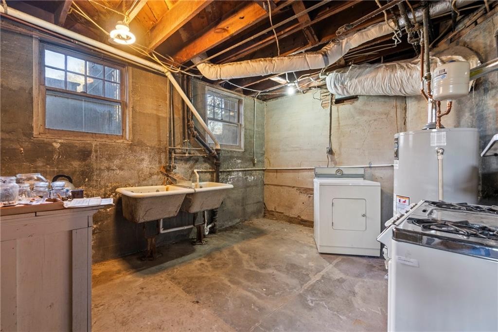 Siloam Springs, Arkansas, 72761, United States, 5 Bedrooms Bedrooms, ,3 BathroomsBathrooms,Residential,For Sale,1984286