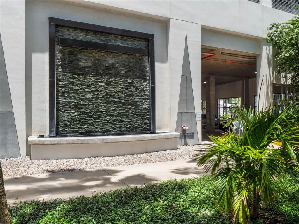 Orlando, Florida, 32801, United States, 2 Bedrooms Bedrooms, ,2 BathroomsBathrooms,Residential,For Sale,1987593