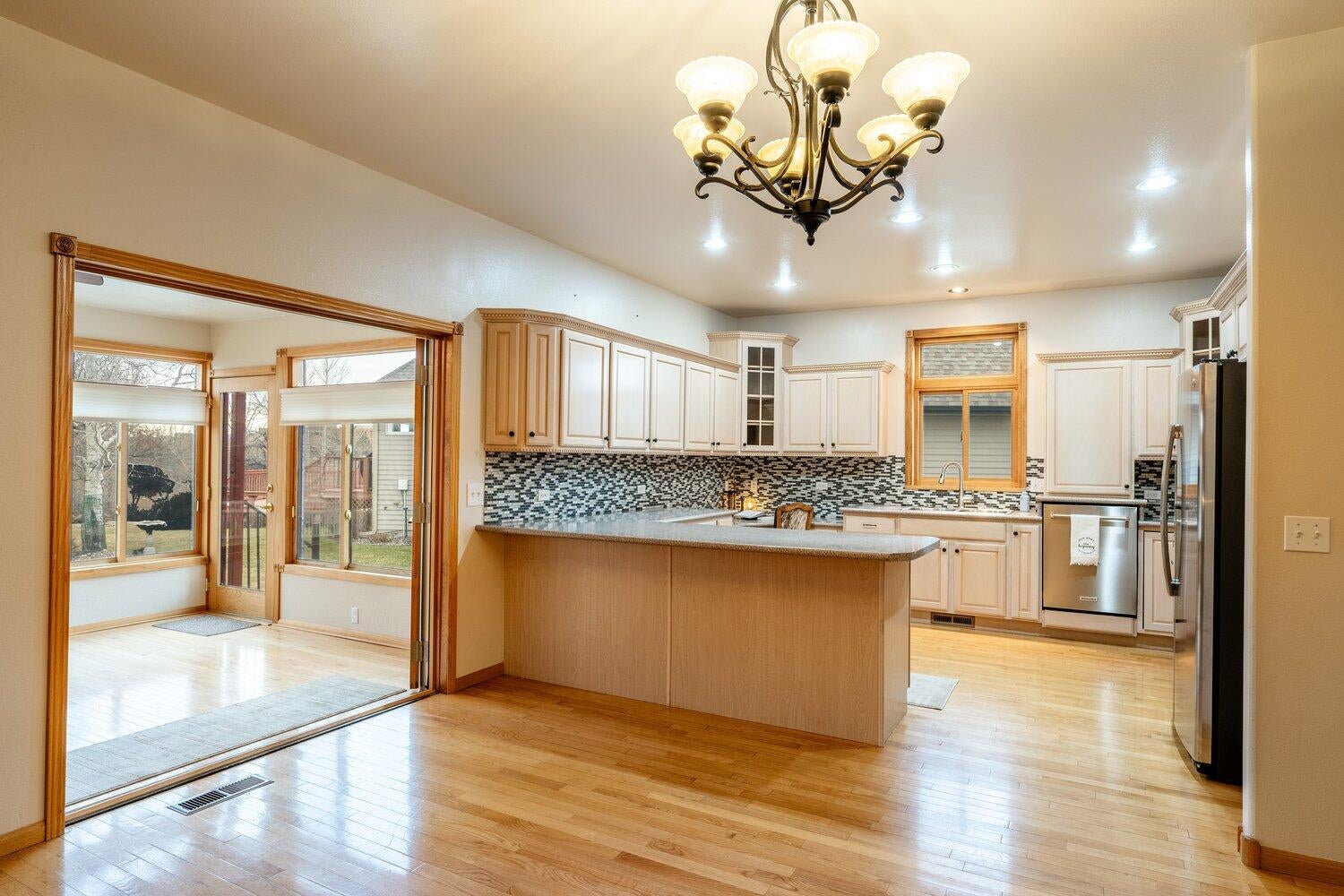 Sheridan, Wyoming, 82801, United States, 3 Bedrooms Bedrooms, ,3 BathroomsBathrooms,Residential,For Sale,2010007