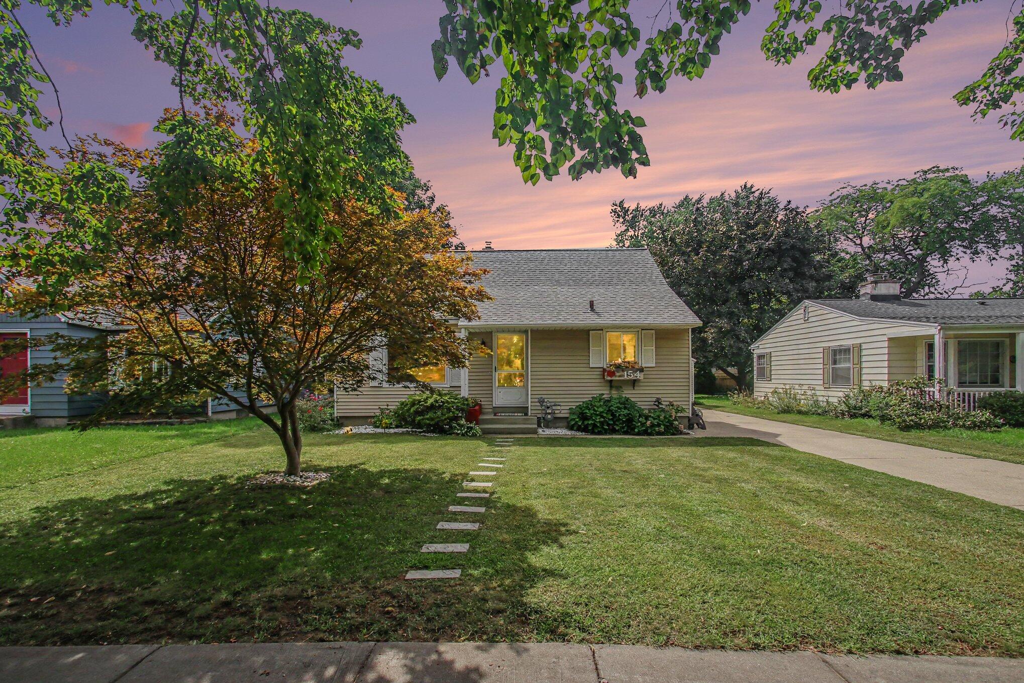 30th St, Holland, MI 49423