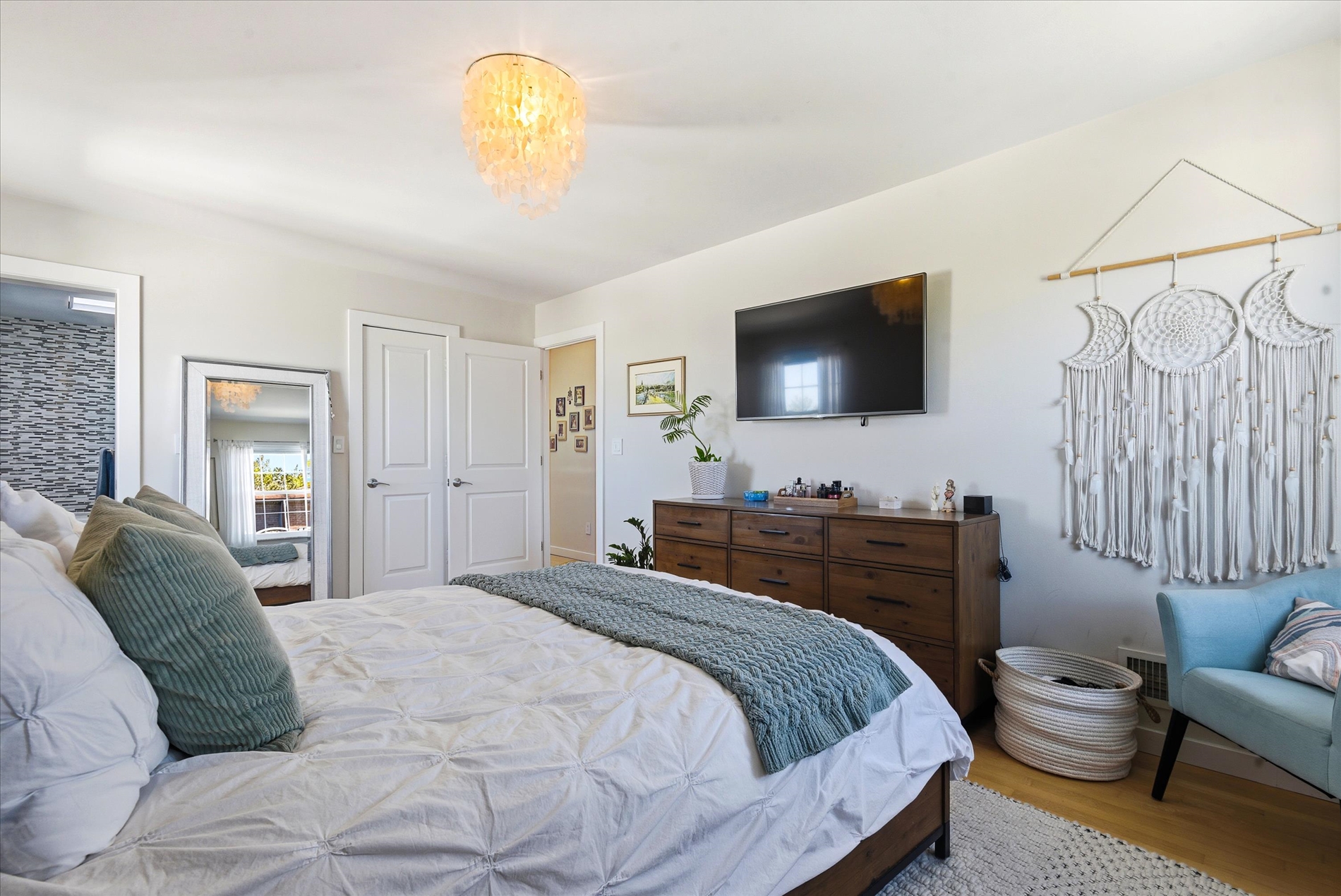 Howard Beach, New York, 11414, United States, 3 Bedrooms Bedrooms, ,2 BathroomsBathrooms,Residential,For Sale,2010836