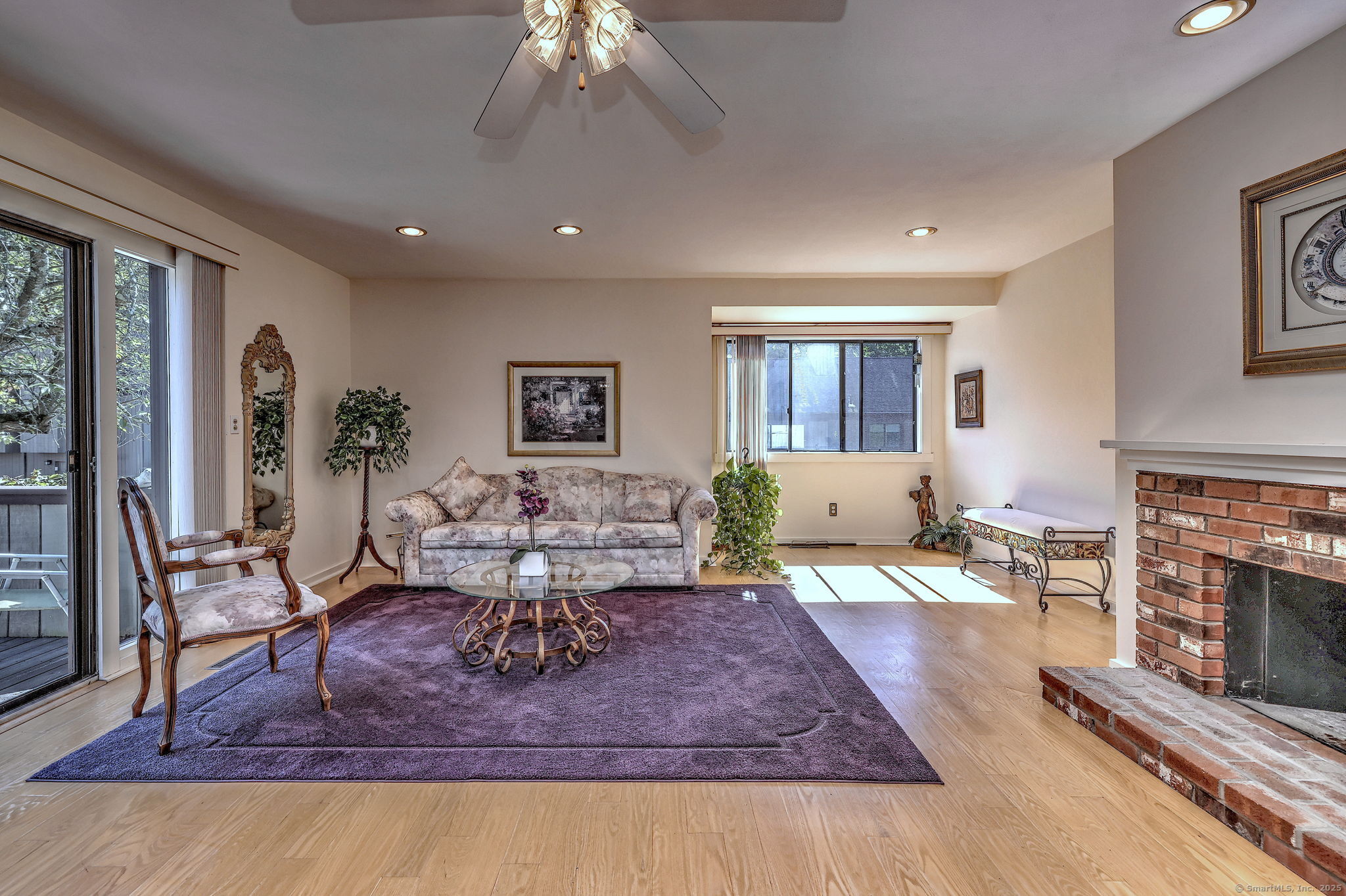 Stratford, Connecticut, 06614, United States, 1 Bedroom Bedrooms, ,3 BathroomsBathrooms,Residential,For Sale,1954891