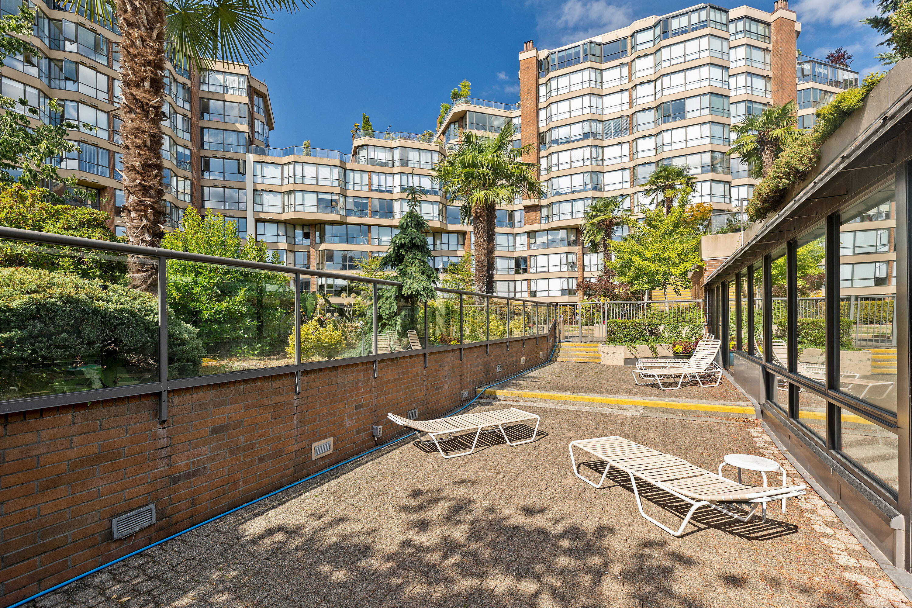  False Creek Waterfront Living - 物件實景