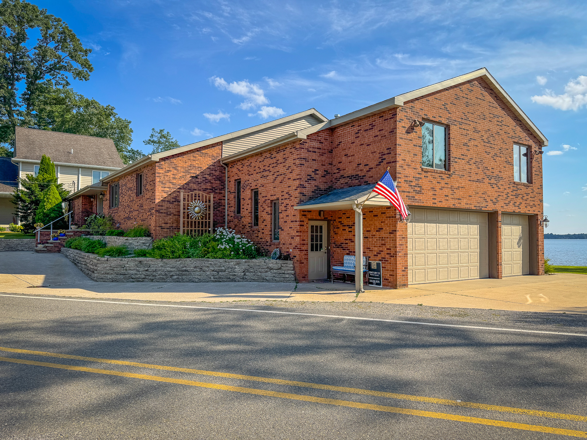 Cadillac, Michigan, 49601, United States, 5 Bedrooms Bedrooms, ,4 BathroomsBathrooms,Residential,For Sale,1905816