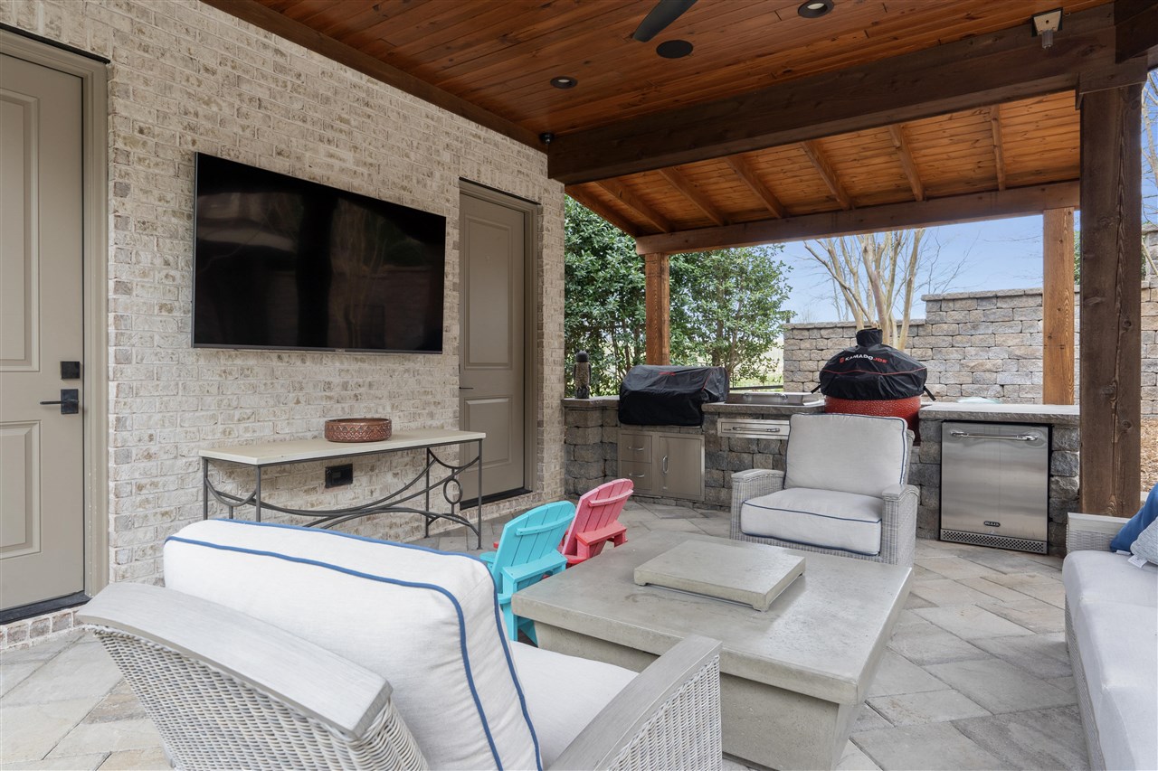 Bowling Green, Kentucky, 42103, United States, 5 Bedrooms Bedrooms, ,5 BathroomsBathrooms,Residential,For Sale,1986458