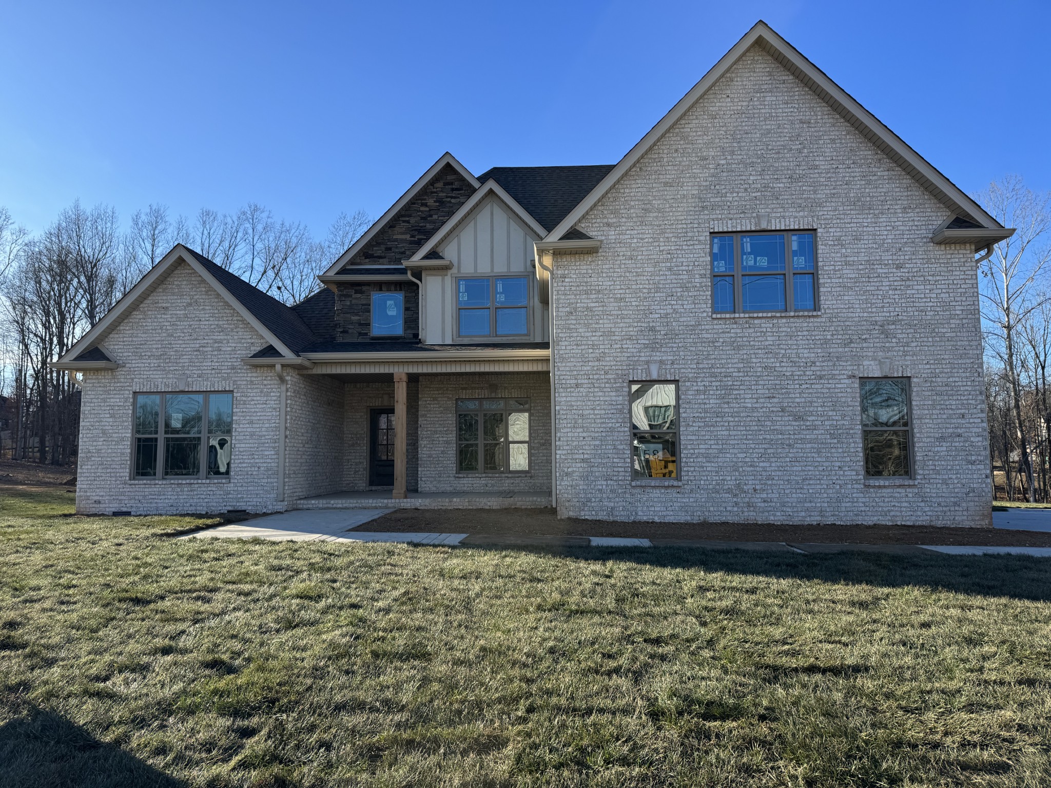 Clarksville, Tennessee, 37042, United States, 3 Bedrooms Bedrooms, ,4 BathroomsBathrooms,Residential,For Sale,2006024