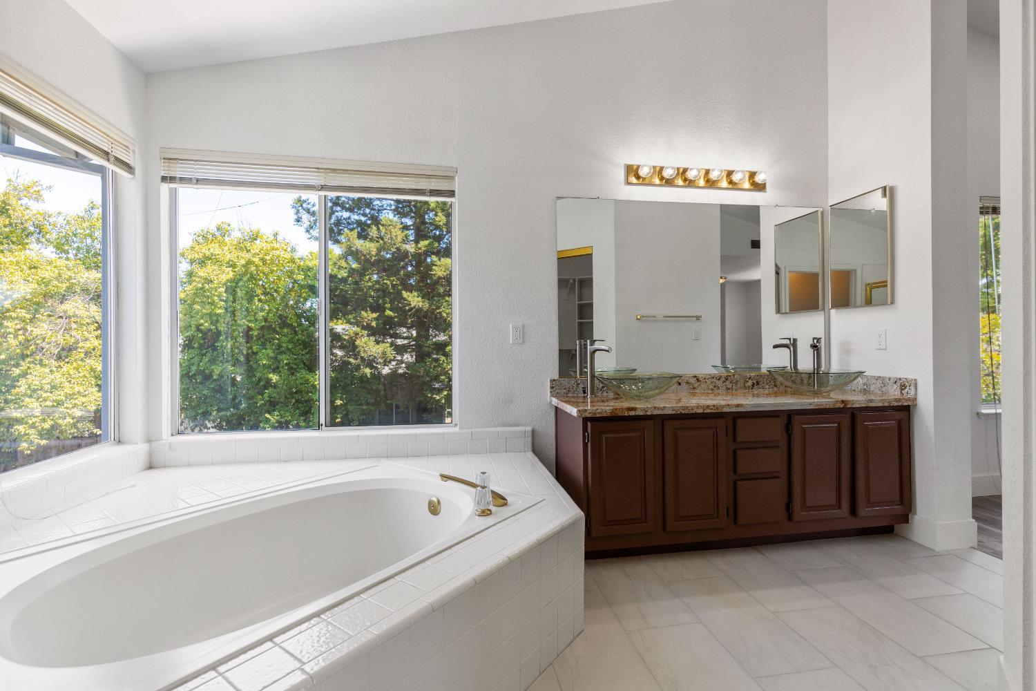 Roseville, California, 95747, United States, 3 Bedrooms Bedrooms, ,3 BathroomsBathrooms,Residential,For Sale,1976099