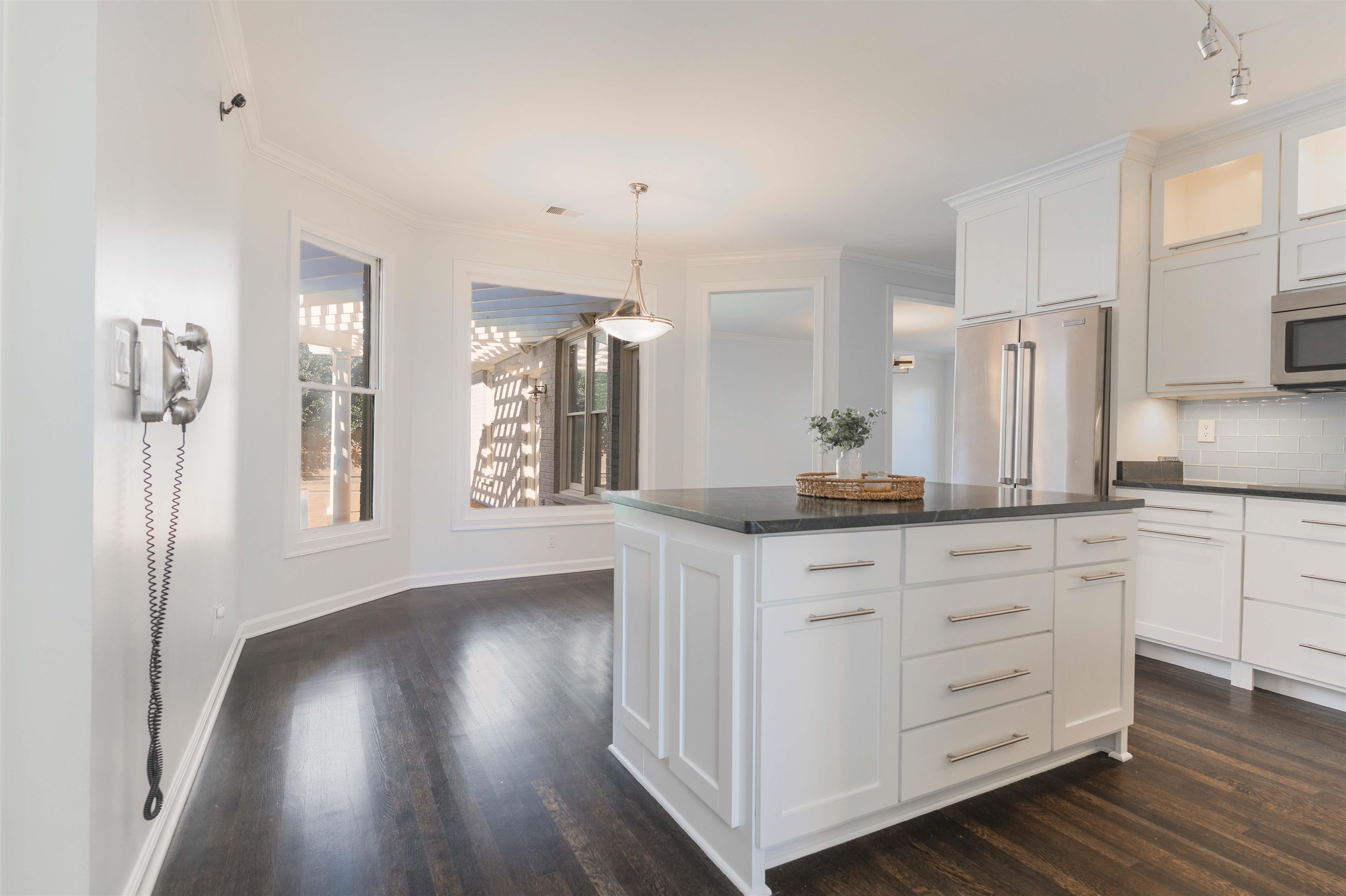 Memphis, Tennessee, 38120, United States, 4 Bedrooms Bedrooms, ,4 BathroomsBathrooms,Residential,For Sale,1965217