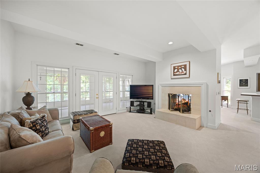 Chesterfield, Missouri, 63017, United States, 3 Bedrooms Bedrooms, ,4 BathroomsBathrooms,Residential,For Sale,1890003