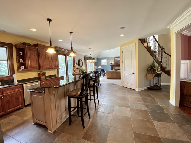 Mokena, Illinois, 60448, United States, 5 Bedrooms Bedrooms, ,4 BathroomsBathrooms,Residential,For Sale,1915819