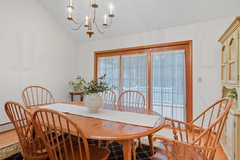 Westfield, Massachusetts, 01085, United States, 3 Bedrooms Bedrooms, ,3 BathroomsBathrooms,Residential,For Sale,1966188