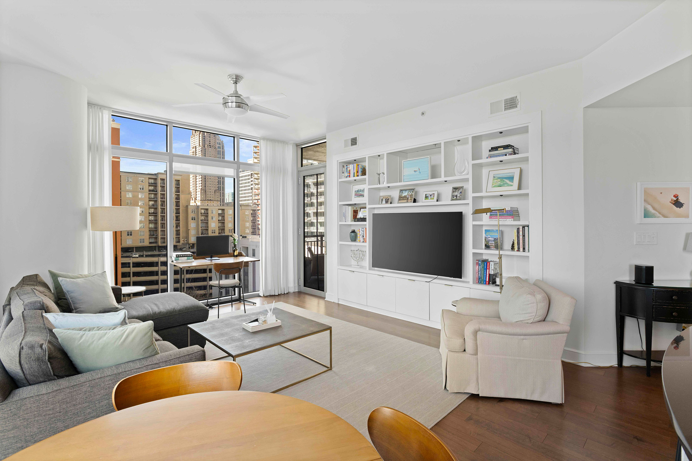  Modern Intown Living at Luxe - 物件實景